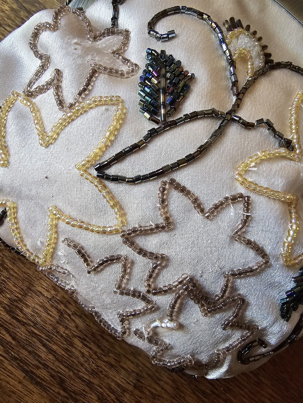 VINTAGE Satin Beaded Clutch - Picture 5 of 8